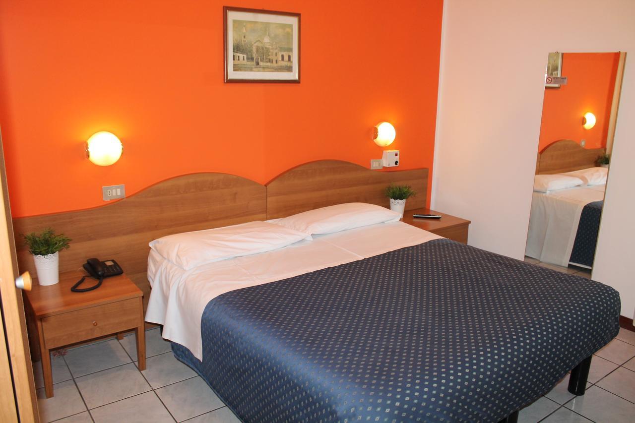 Hotel Catalani E Madrid Milan Exterior photo