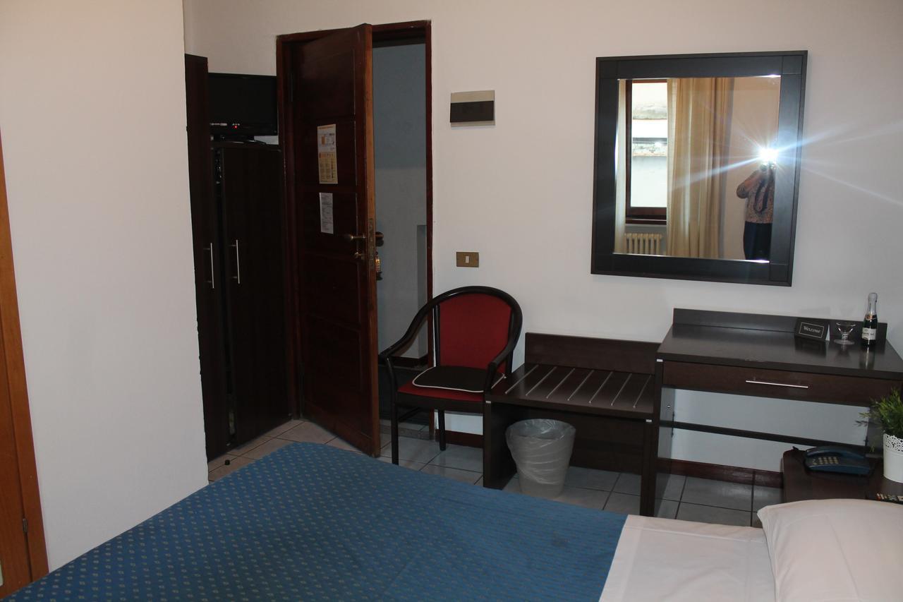 Hotel Catalani E Madrid Milan Exterior photo
